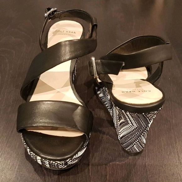 Cole Haan Sandal Black & White Wedge Heels Patent - Picture 5 of 5